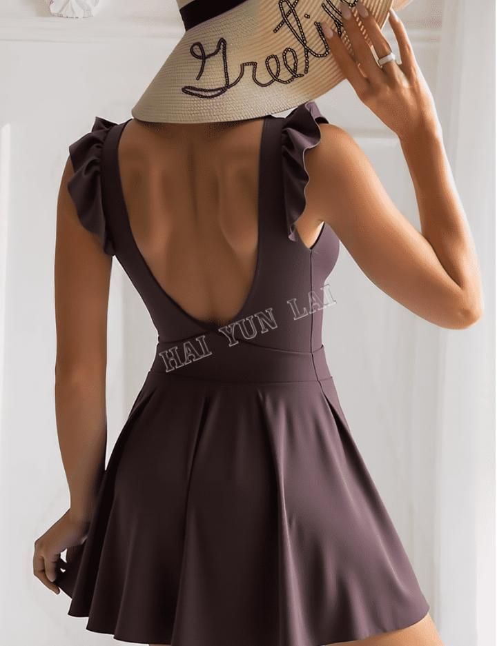 Traje de baño de cintura alta con tirantes con volantes y diseño hueco. Traje de baño de una pieza.